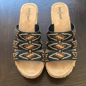 Minnetonka Wedge Leather sandals black size 10